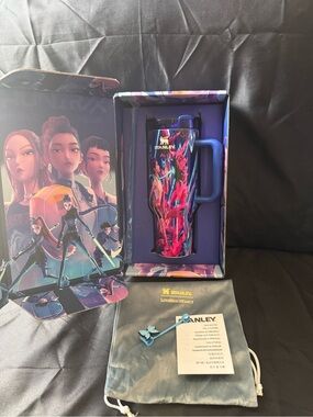 New Stanley 40oz Limited Edition Blue & Pink HUNTRIX Gift Set Box Bag Topper